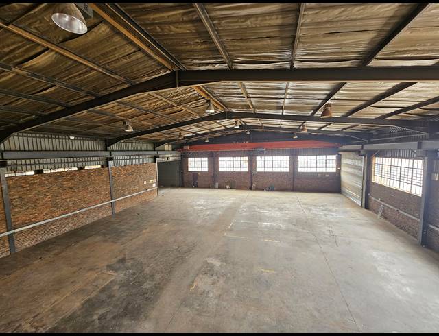 1,880M² WAREHOUSE TO LET IN MEADOWDALE
